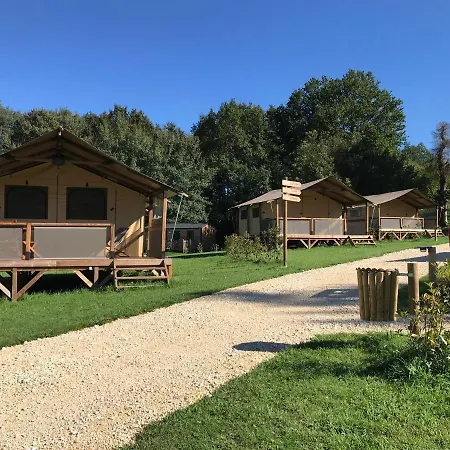 Le Domaine Du Bois Coquet Campsite *