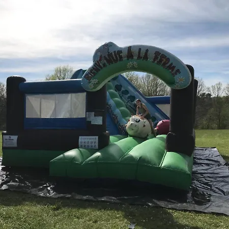 Le Domaine Du Bois Coquet Campsite *