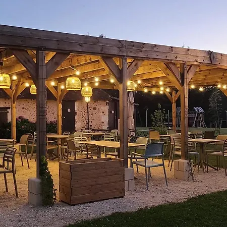 Le Domaine Du Bois Coquet Campeggio La Douze