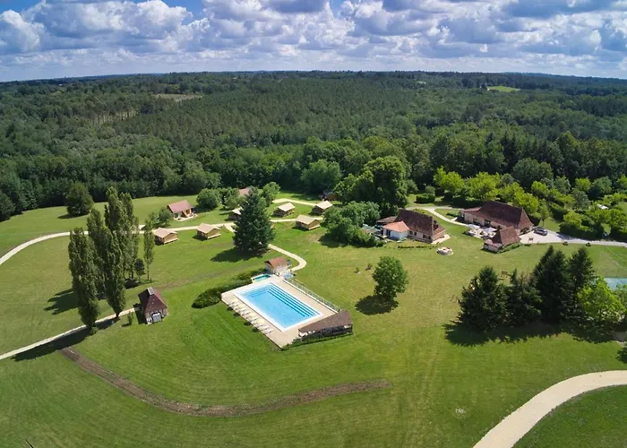 Le Domaine Du Bois Coquet 캠프장 *